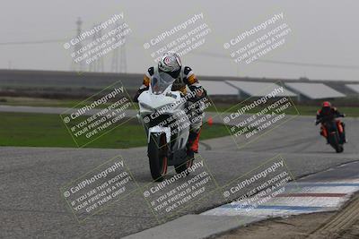 media/Nov-30-2025-TrackDaz (Sun) [[d8b22663df]]/A Group/Session 4 (Wheelie Bump)/